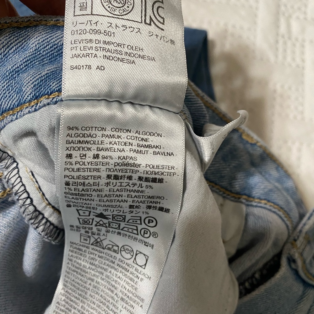 Levi's 721 High Rise Skinny Jeans, Size 33 - Picture 6 of 6